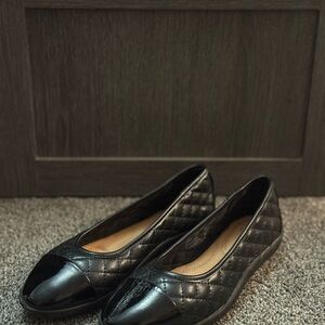 Elegant Black Quilted Women's Flats